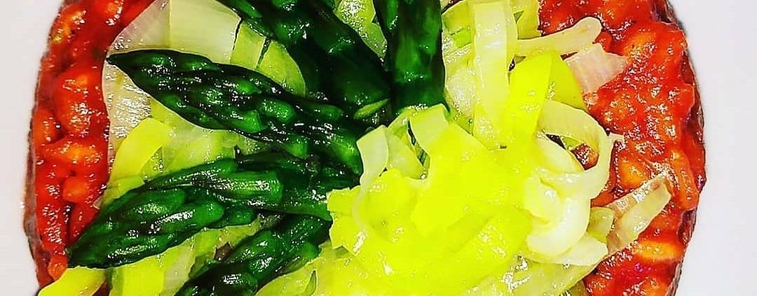 risotto-barbabietola-asparagi-porri