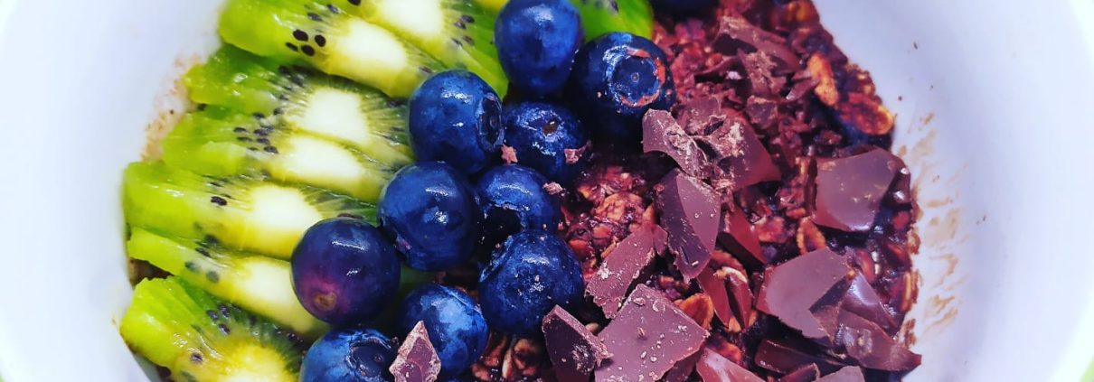 porridge-cioccolato-mirtilli