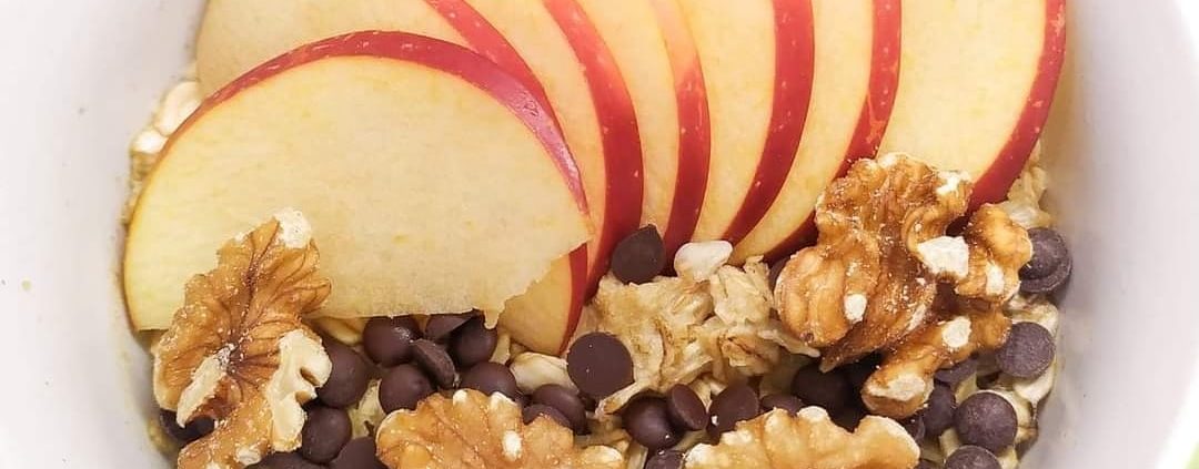 porridge-mela-noci-gocce-di-cioccolato