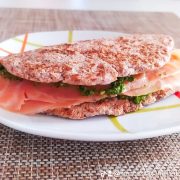 piadina chetogenica con salmone