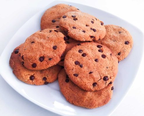 Biscotti proteici ceci arachidi e cioccolato
